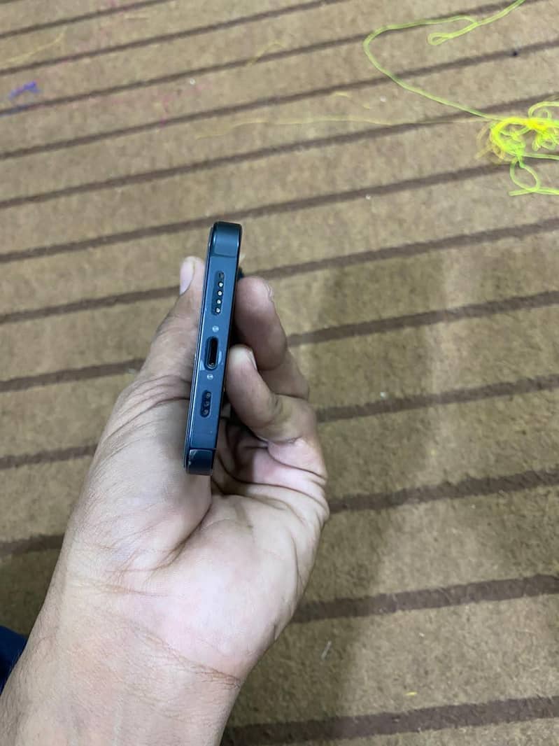 Apple iPhone 14 4