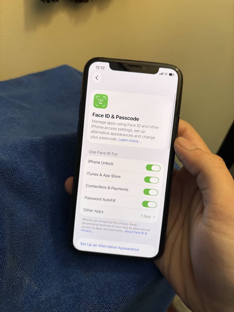 Apple iPhone 11 Pro 4