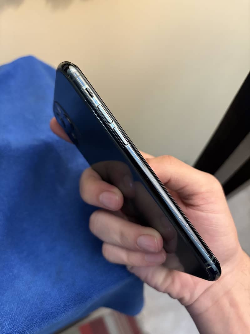 Apple iPhone 11 Pro 1
