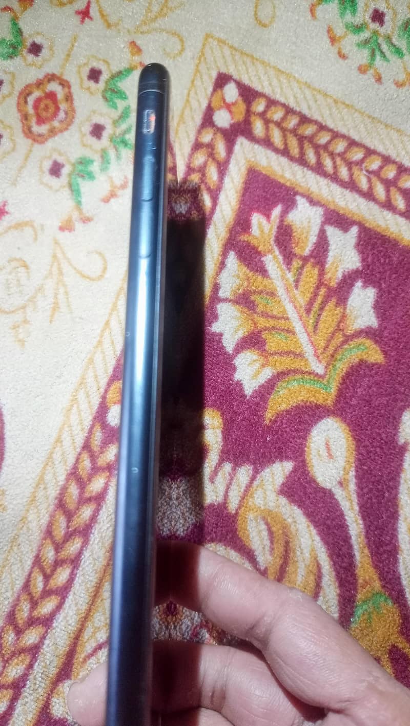 Apple iPhone 7 Plus 1