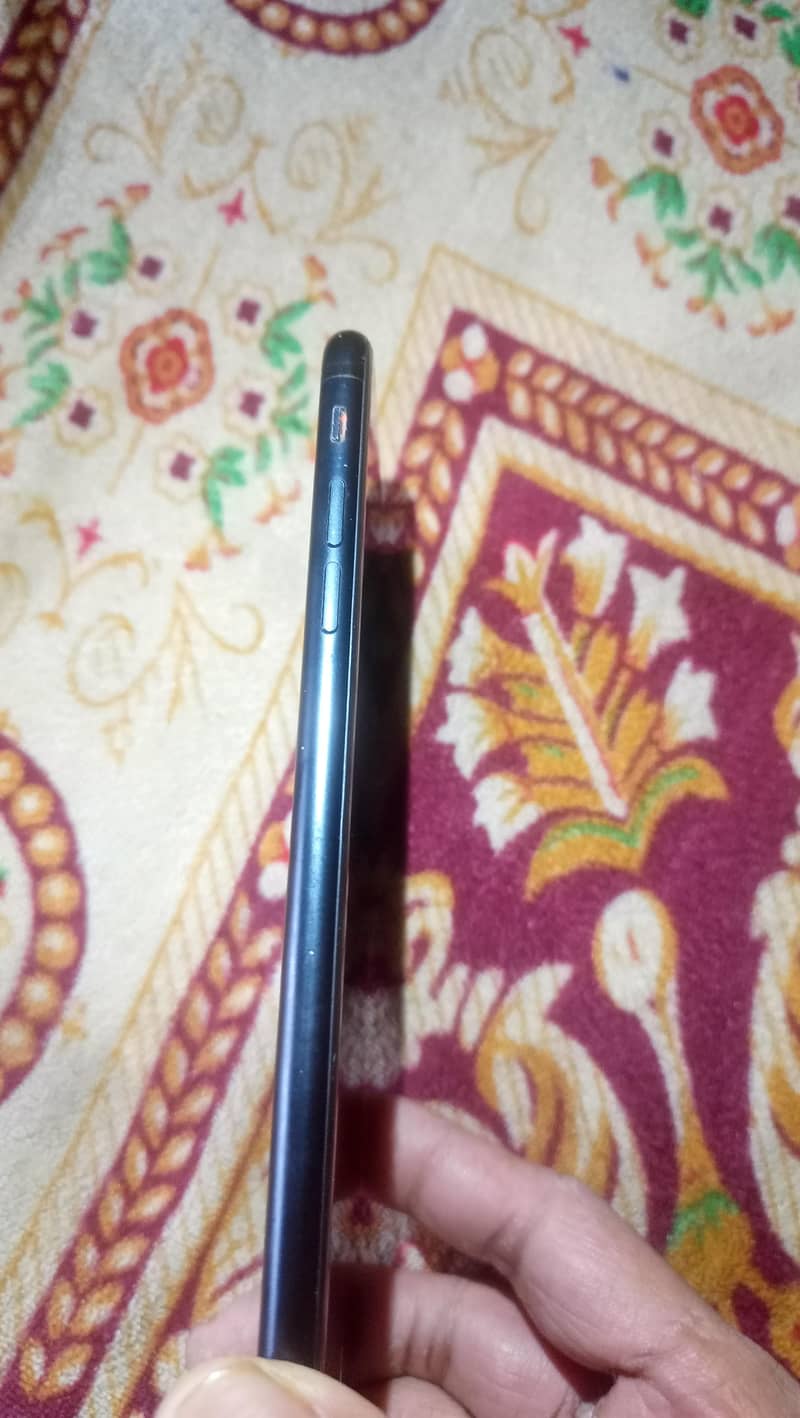 Apple iPhone 7 Plus 2