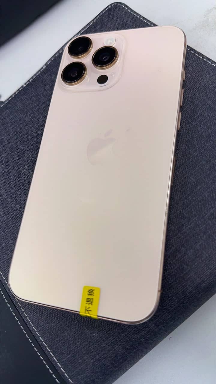 Apple iPhone 16 Pro Max 0