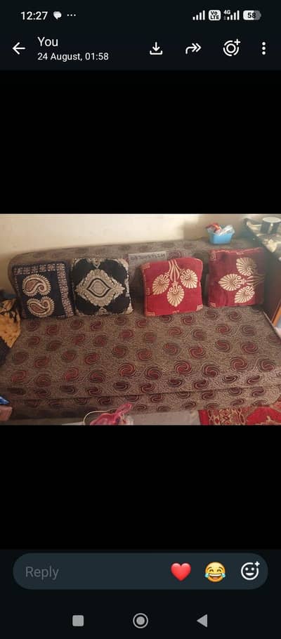 sofa com bad in large size in excellent condition