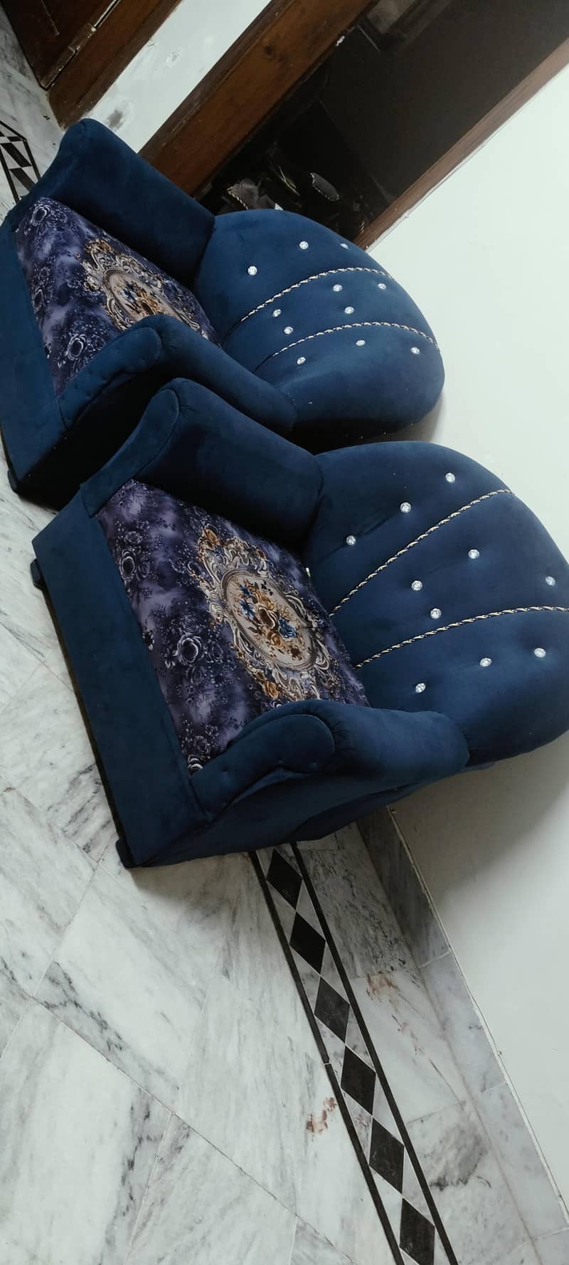 5 seater sofa 0