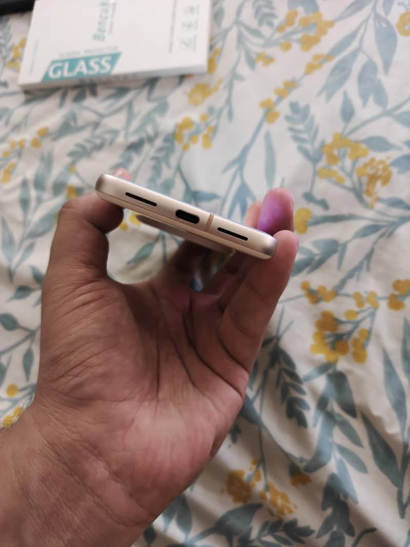 Google Pixel 8 5