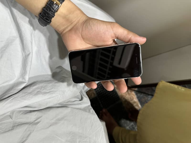 Apple iPhone SE 3