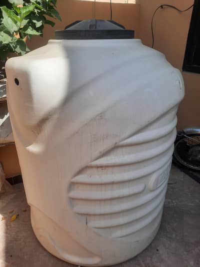 water tanki 1000 ml urgent sale