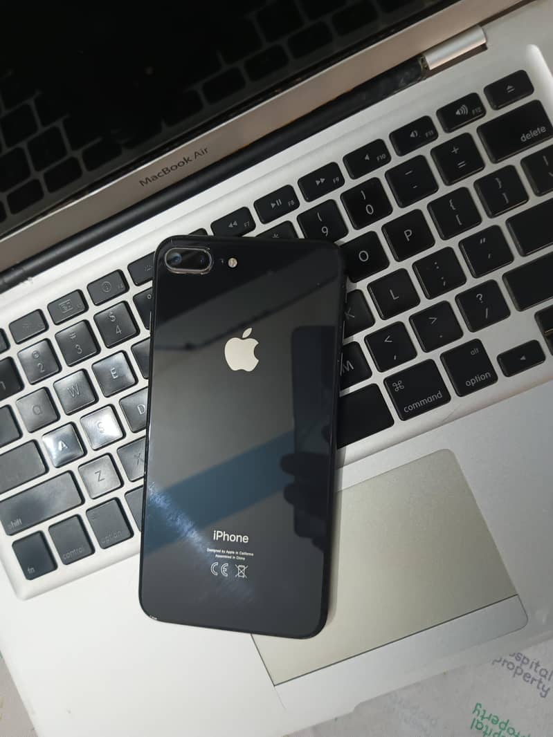 Apple iPhone 8 Plus 2