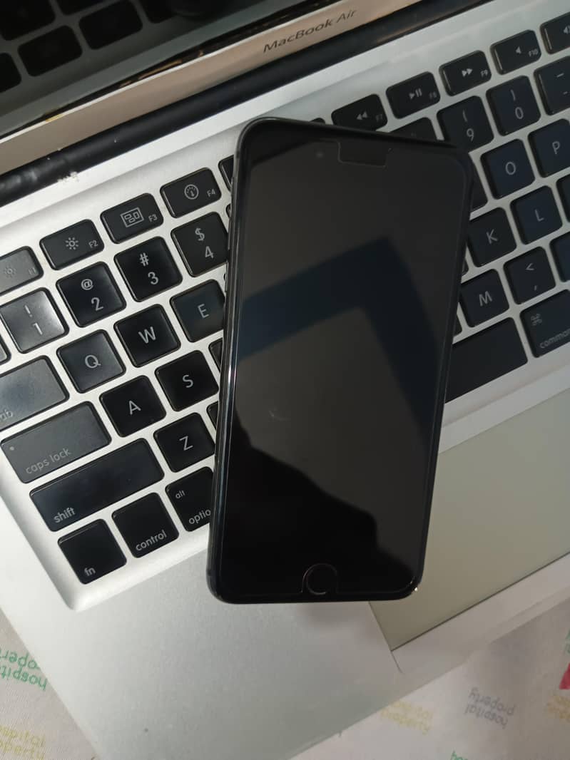 Apple iPhone 8 Plus 4