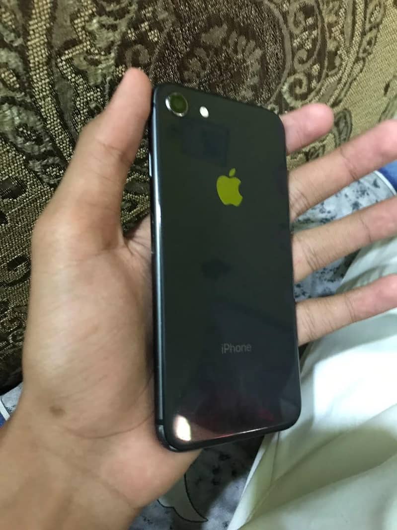 Apple iPhone 8 0