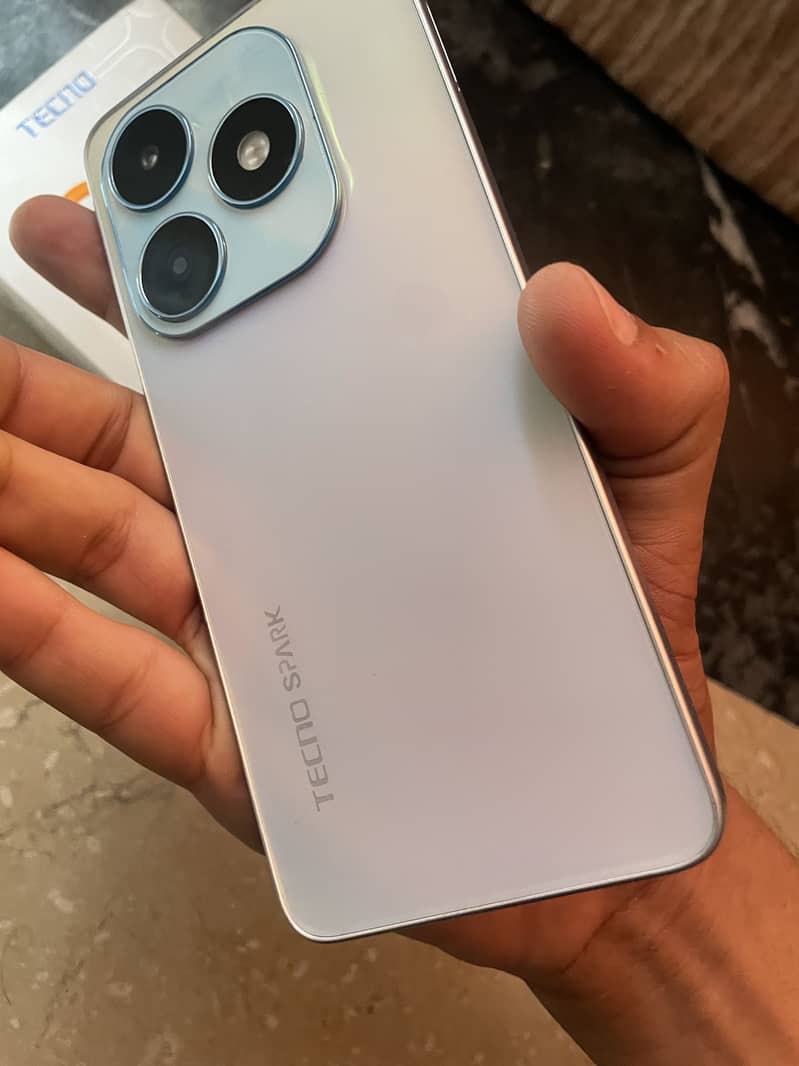 Tecno Spark 20 3