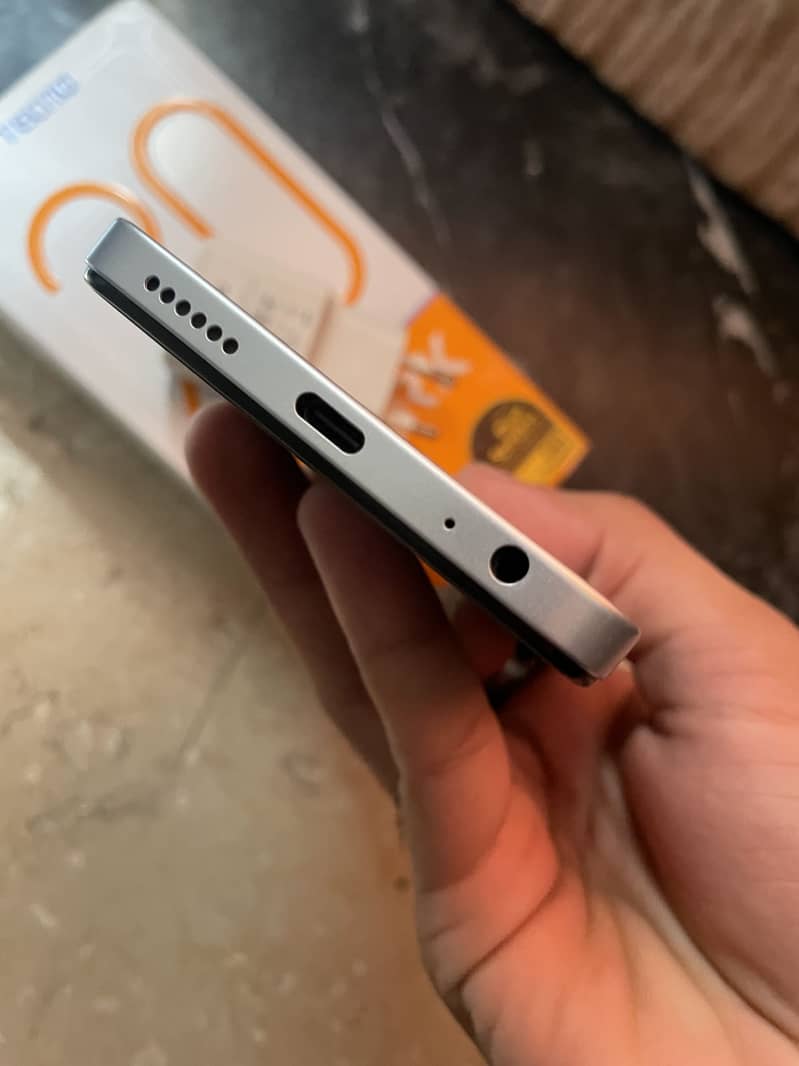 Tecno Spark 20 6