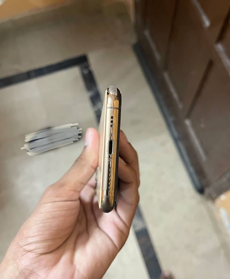Apple iPhone 11 Pro 1