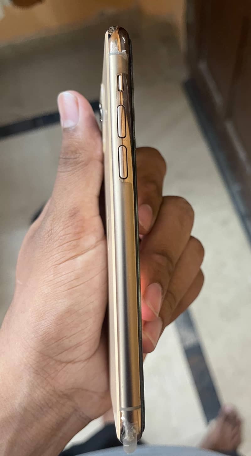 Apple iPhone 11 Pro 2