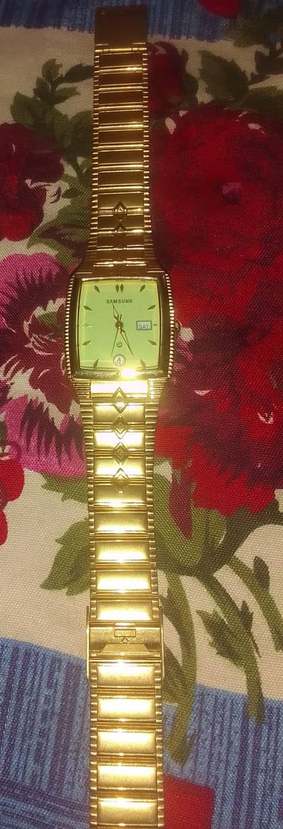Samsung Vintage Quartz rea korean wrist watch golden radium screen