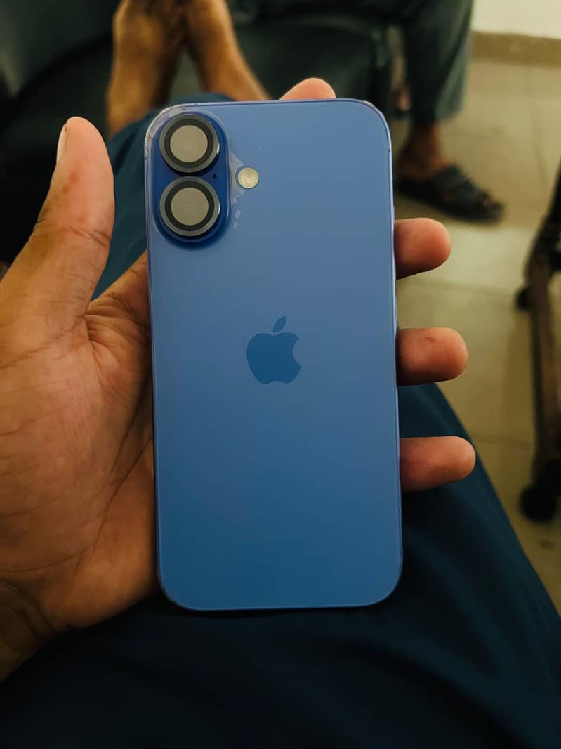 Apple iPhone 16 0