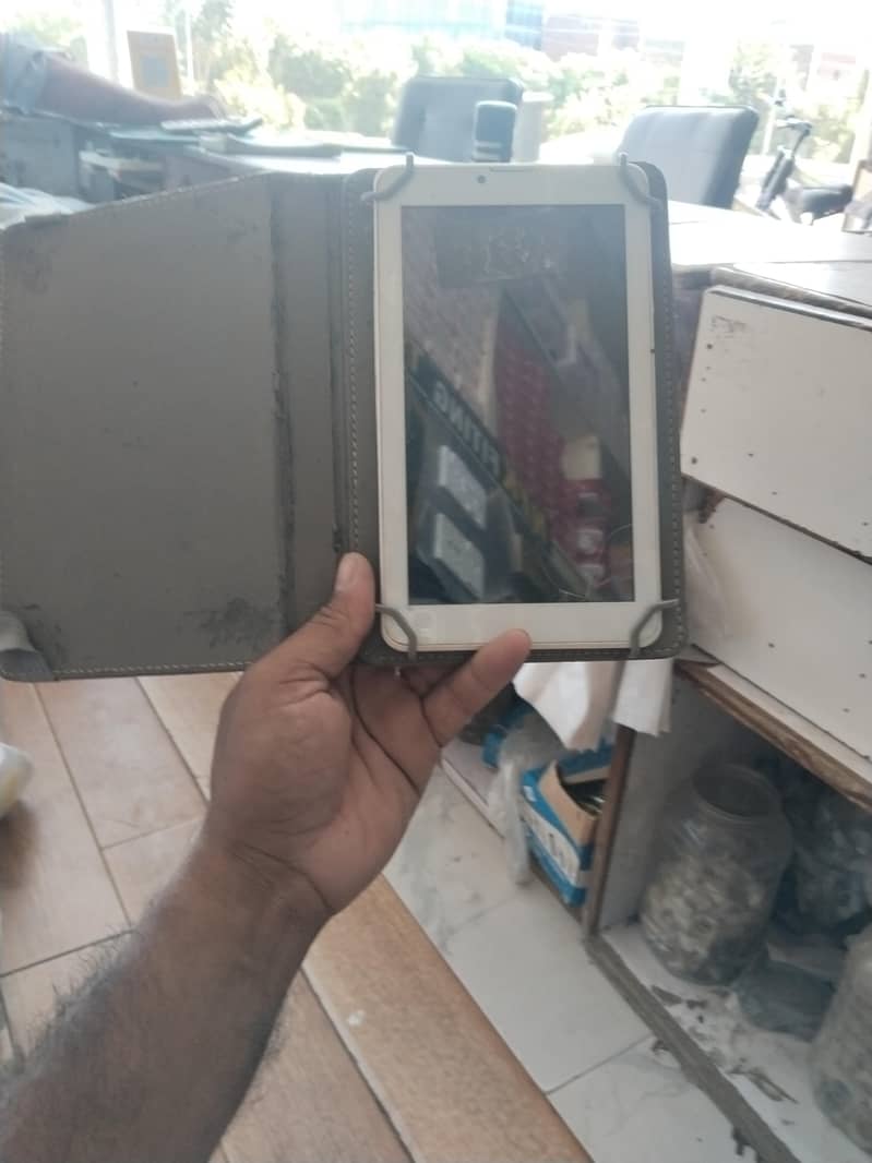 tab blue barry 2