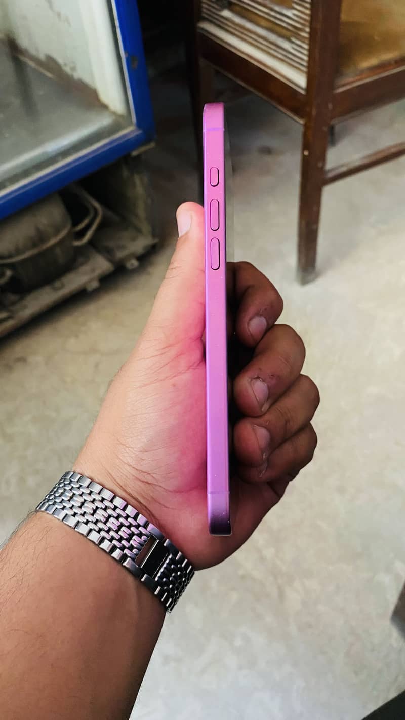 Apple iPhone 16 Plus 4
