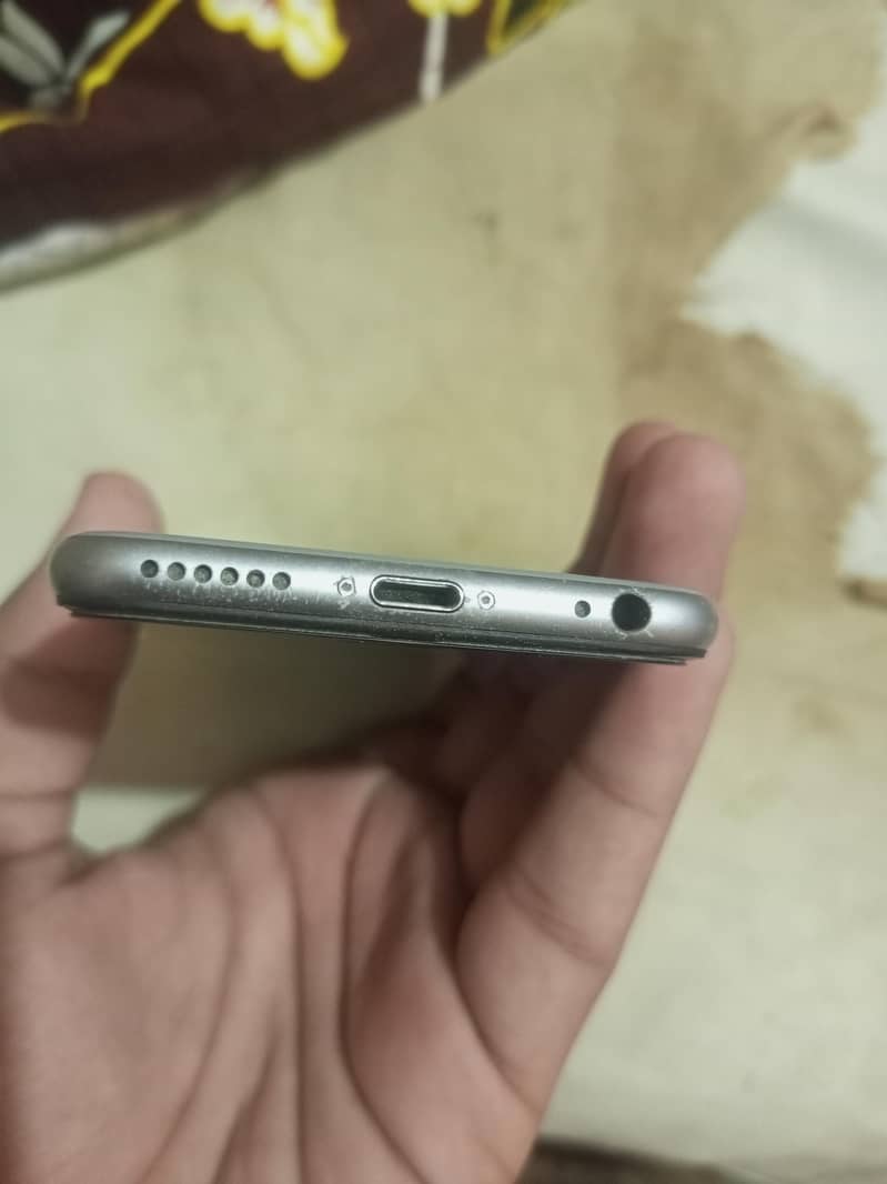 Apple iPhone 6S 1