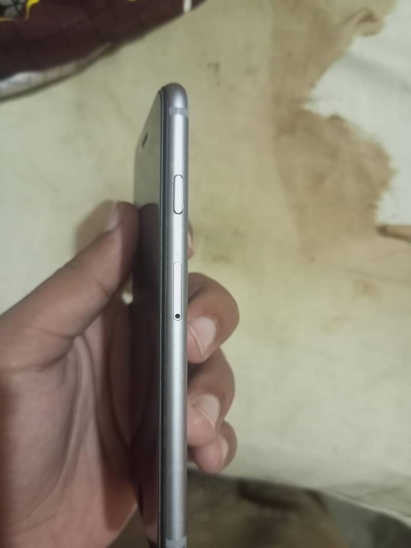 Apple iPhone 6S 2