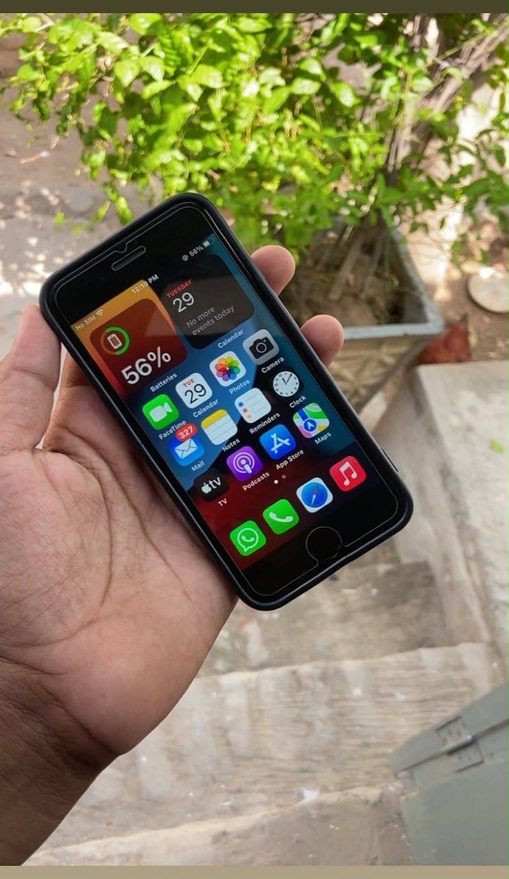 Apple iPhone 7 2