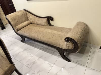 Dewan Hand Engraved Sheesham wood