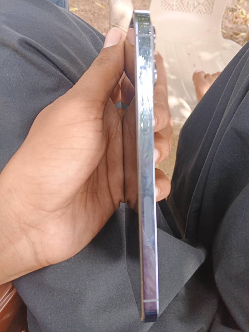 Apple iPhone 13 Pro Max 1