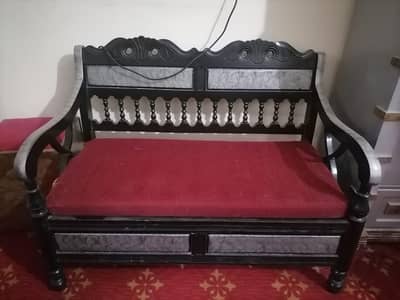 Beautiful Sofa Set with Center Table - Excellent Condition
