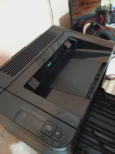 HP Laserjet p1606dn