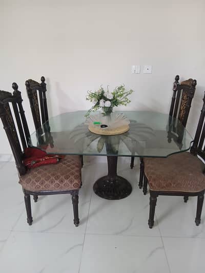 4seater dinning tabl