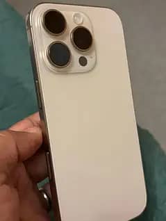 Apple iPhone 16 Pro Max 6