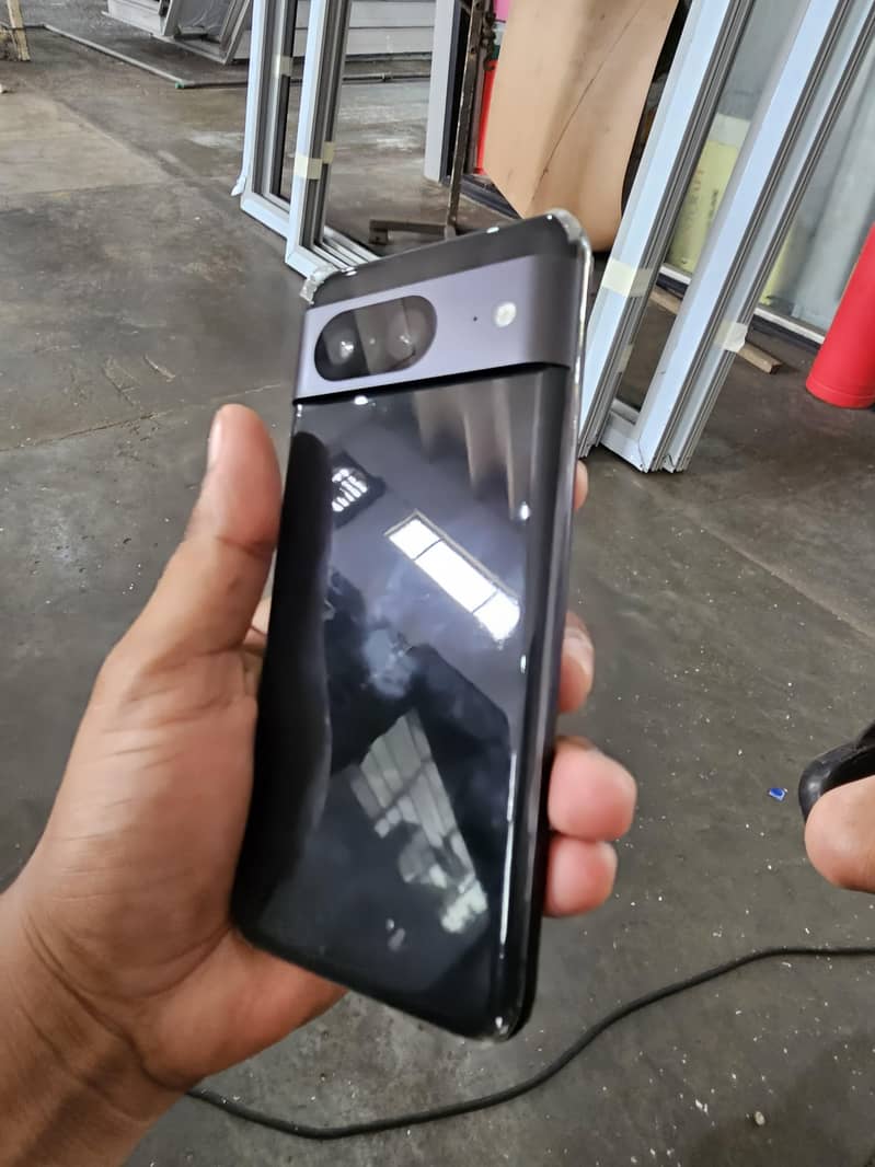 Google Pixel 8 4