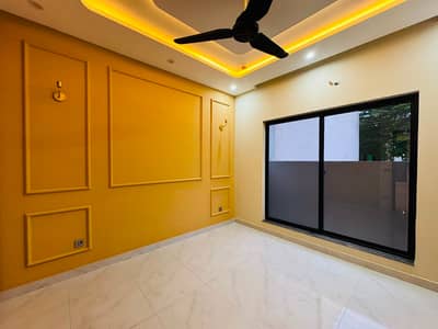 DHA 9 Town 5 Marla Full House Prime location Corner House Available For Sale
