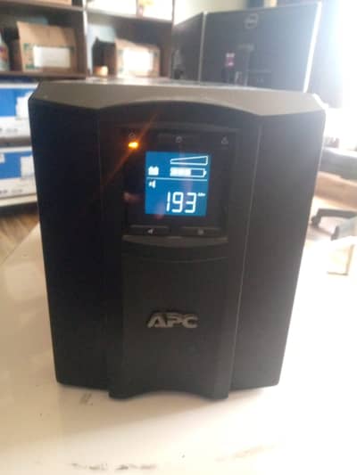 APC UPS 2000VA