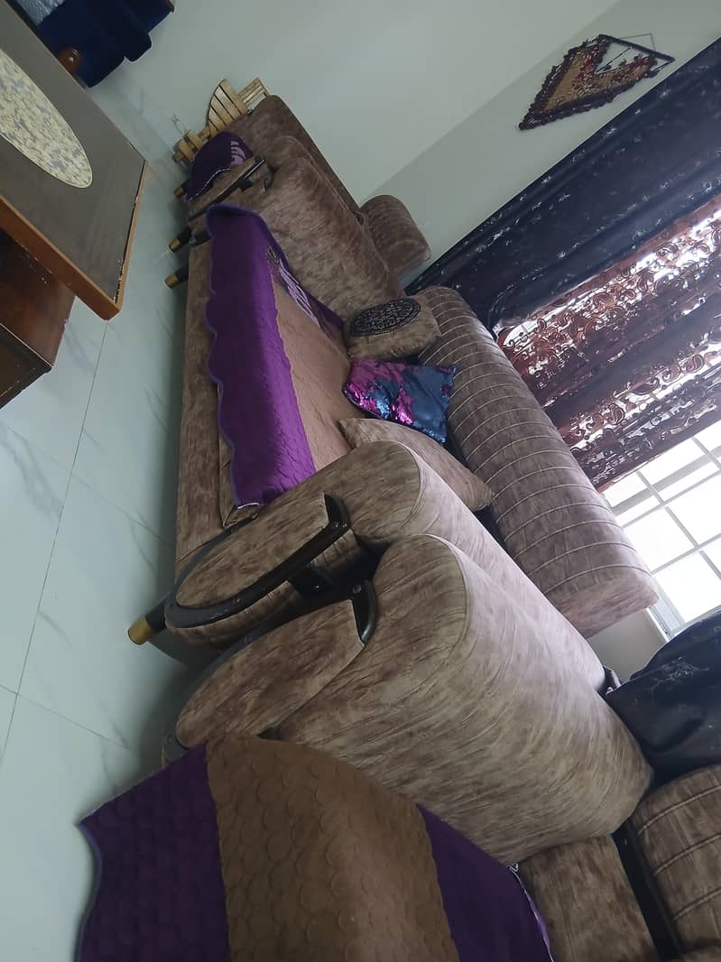 woden sofa 1