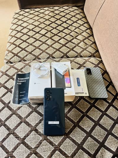 Samsung Mobile A32 6/128 with complete box and charger cable