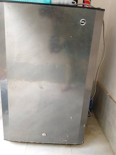 pel mini fridge