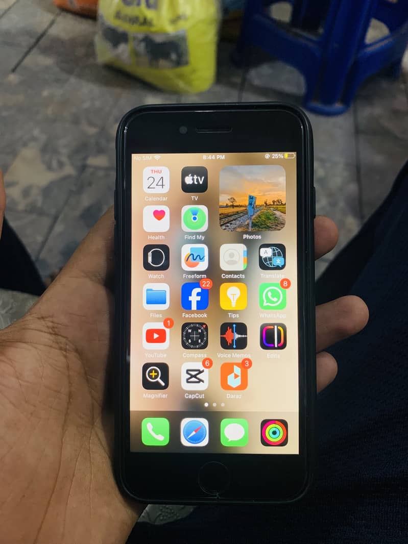 Apple iPhone 8 1