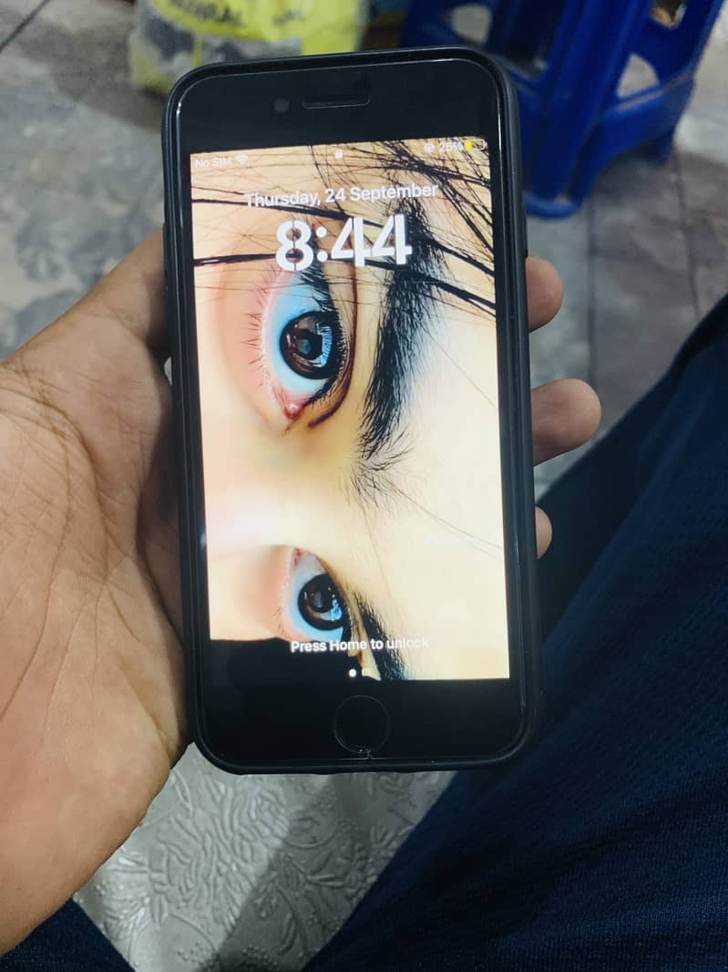 Apple iPhone 8 3