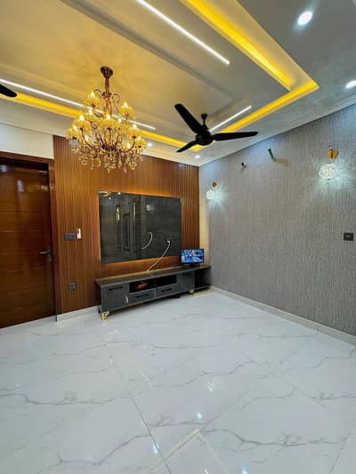 10 Marla Upper Portion Available For Rent In Park View City Lahore