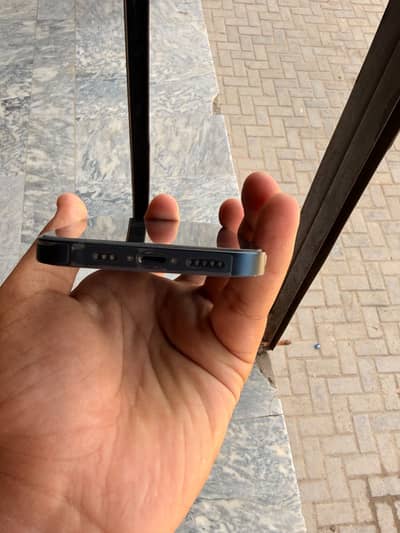 Apple iPhone 13 with box cable orignal