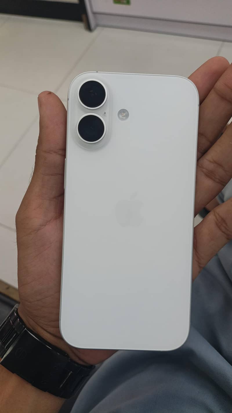 Apple iPhone 17 4