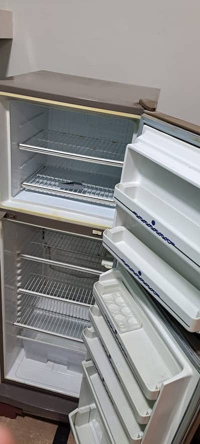 Dalwance 8 cubic Refrigerator