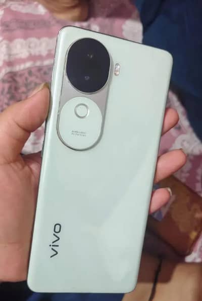 Vivo V40e