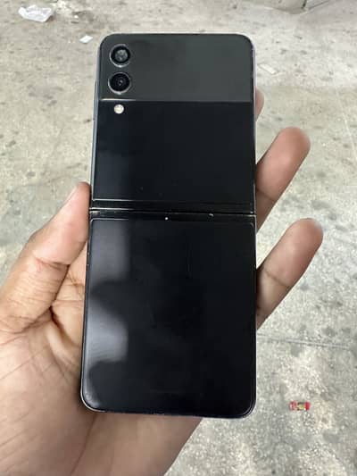 Samsung Mobile Z Flip 3 minor dot