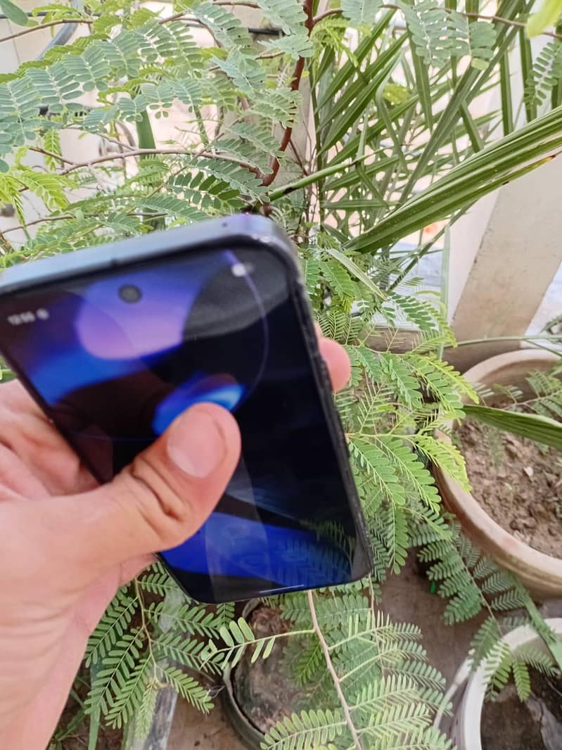 Google Pixel 9 4