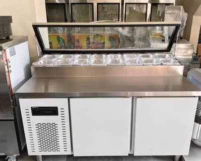 pizza prep table with undercounter chiller/ preparation table/ working