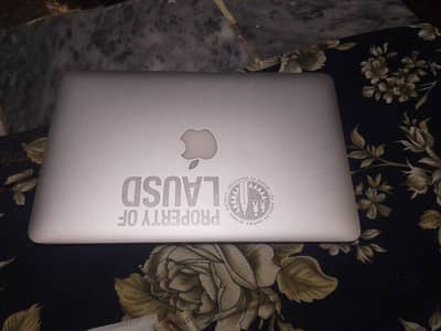 MacBook Air 4GB ram 128 GB SSD Intel core i7