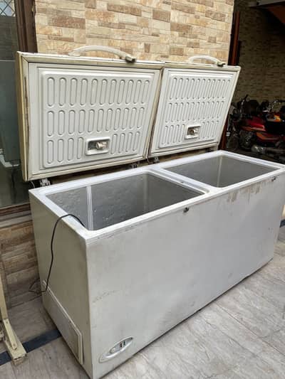 Double deep freezer is available for sale