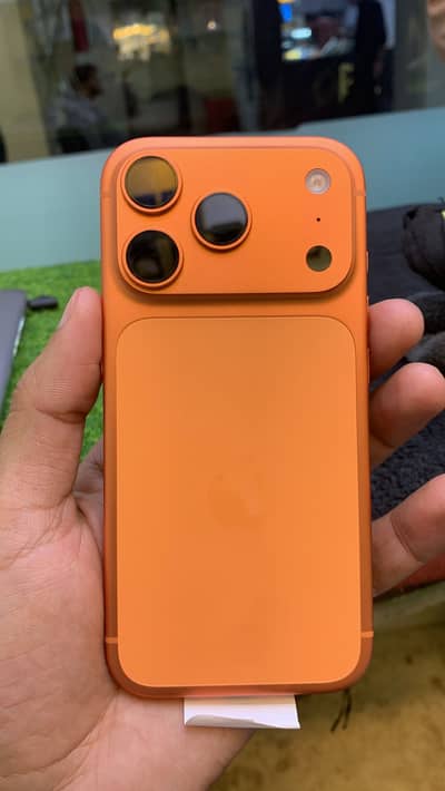 iPhone 17 Pro Max Locked